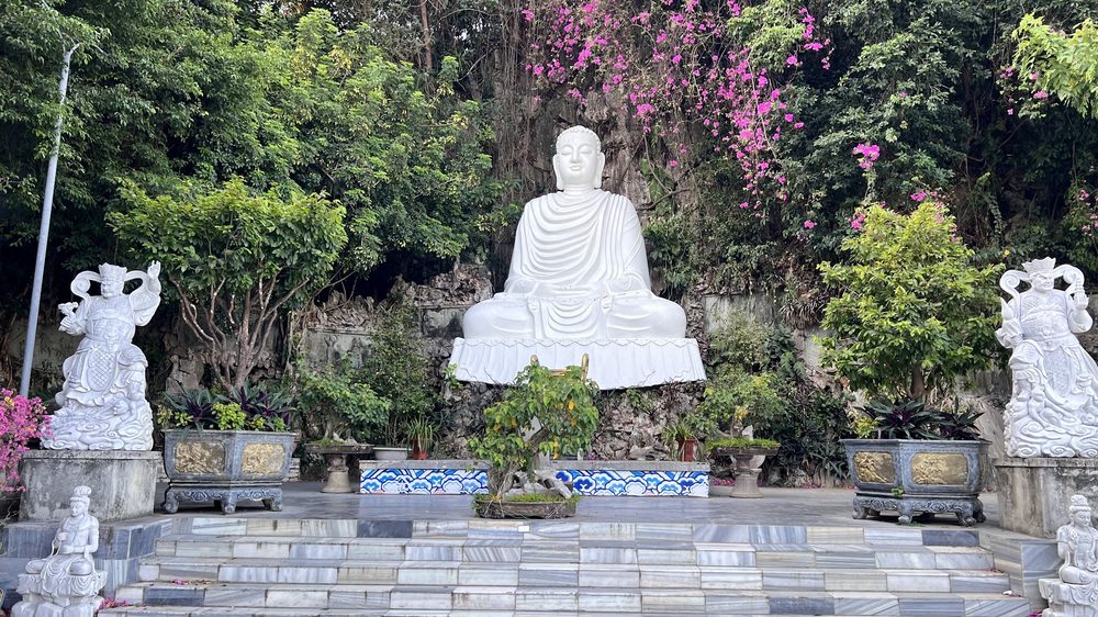 храм «LÂM TỲ NI»