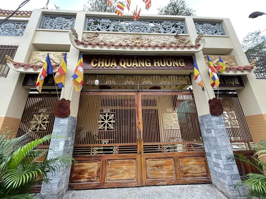 храм «Quang Huong»