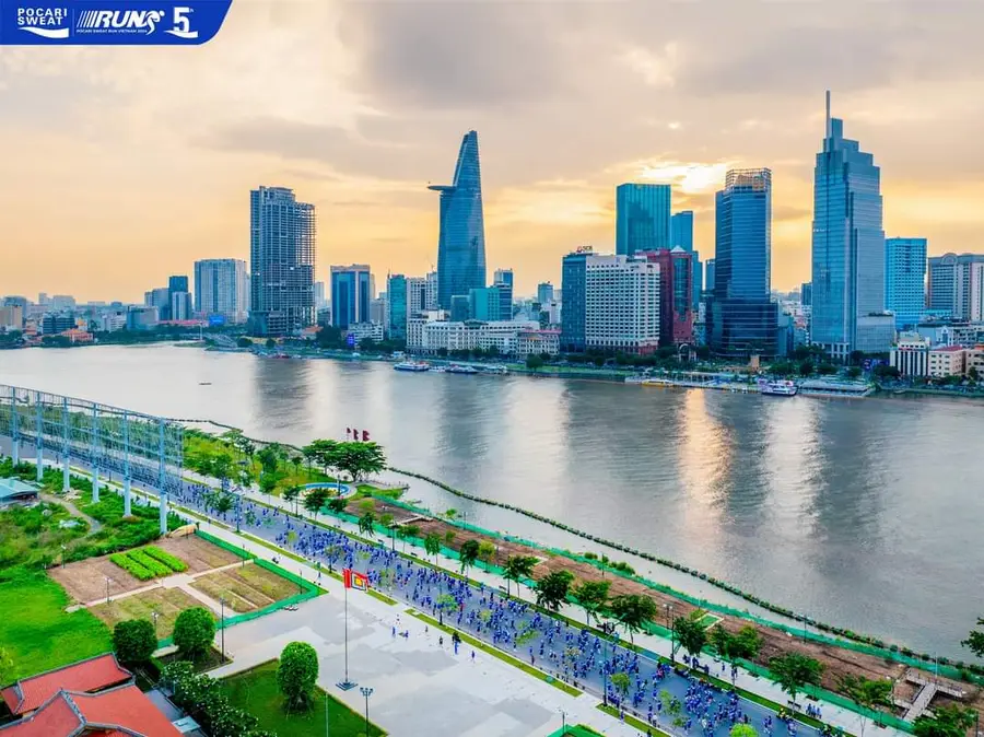 парк «Saigon Riverfront»