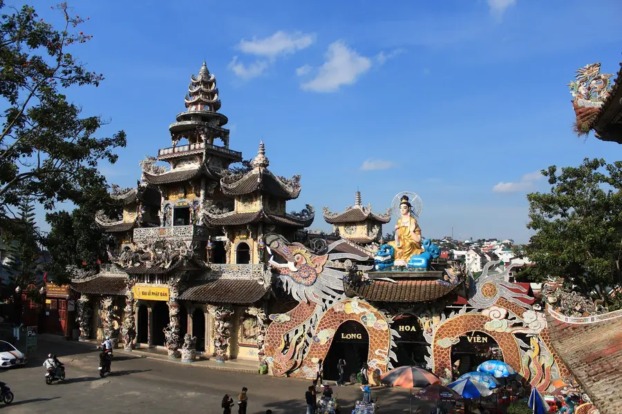 храм «Linh Phuoc»