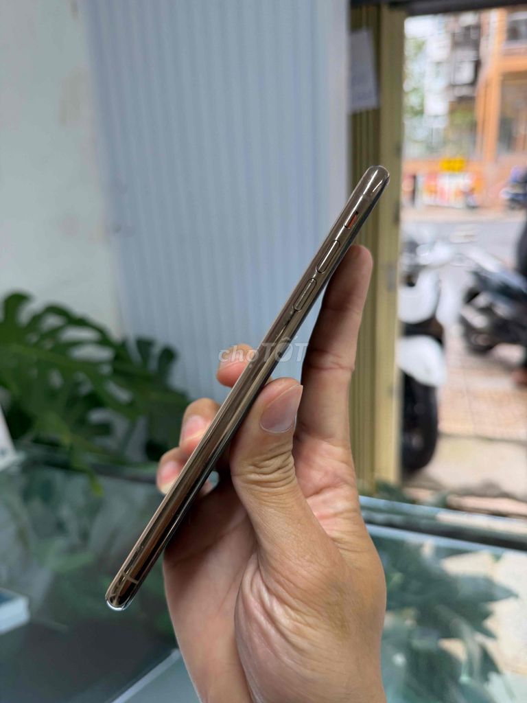 Фото 2: Apple iPhone XS Max 64GB Золотой, б/у