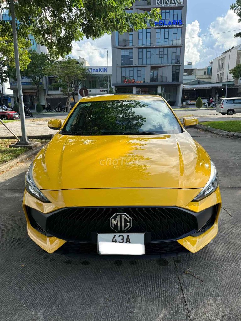 MG MG5 Luxury 2022 желтый 23 000 км, импорт из Таиланда