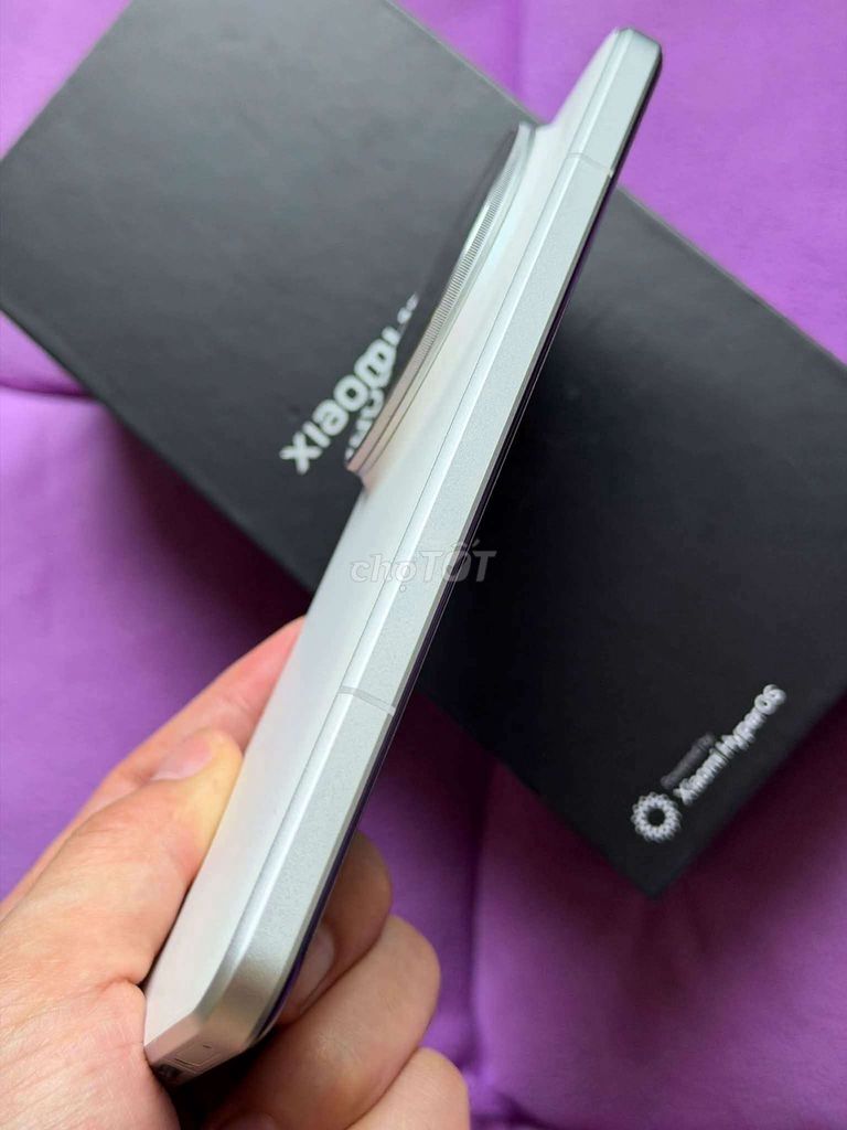 Фото 3: Xiaomi 15 Ultra 5G 12GB/256GB Белый