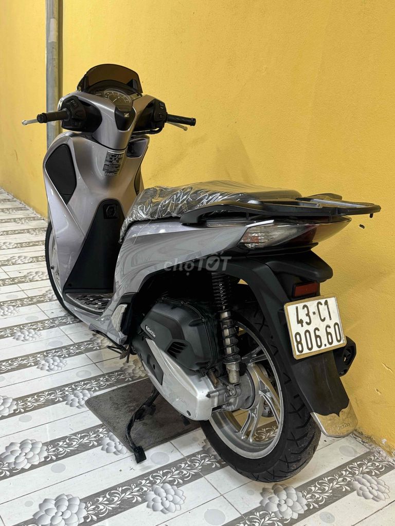 Фото 3: SH 125 đời 2018 màu xám lông chuộc 43C1-806.60