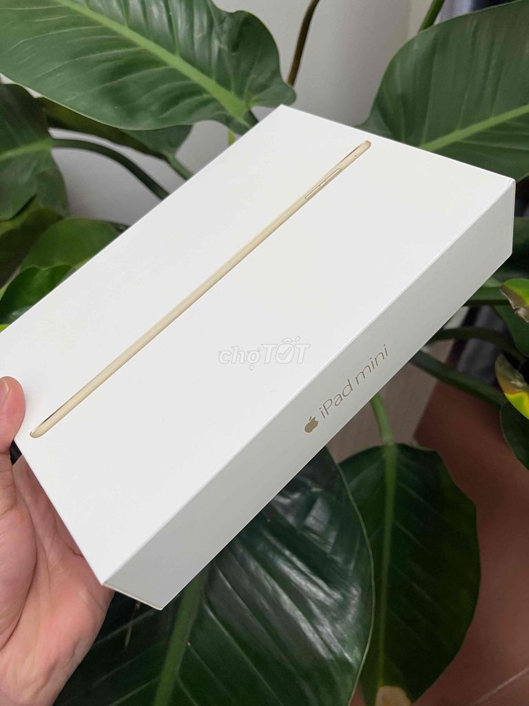 Apple iPad mini 4 16GB золотистый 99% полный комплект
