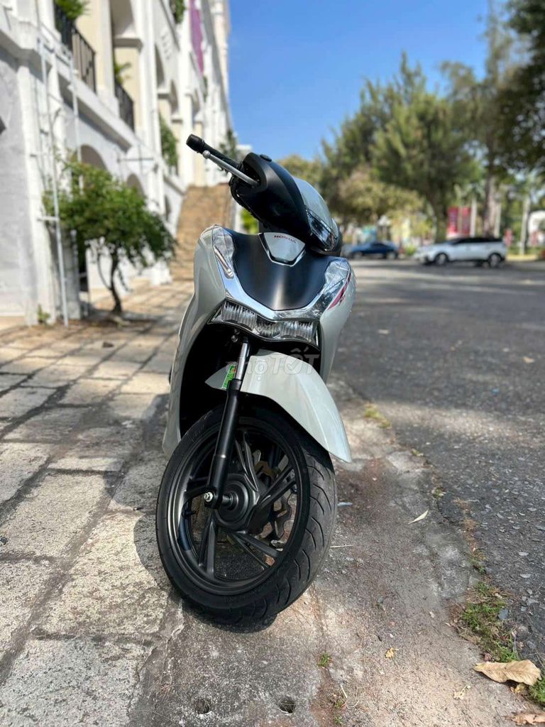 Honda SH 160 ABS 2024 Серебристый, автоматическая