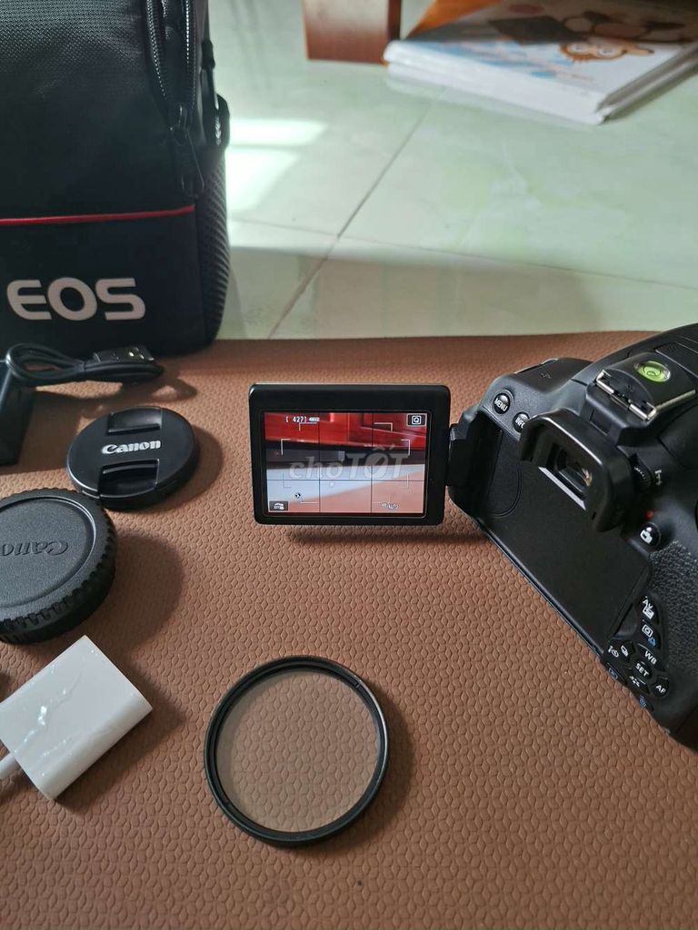 Фотоаппарат Canon 700D DSLR черный