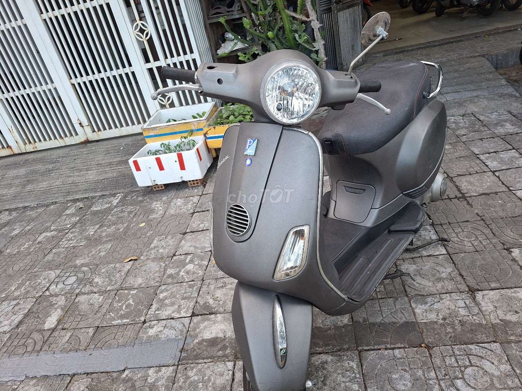 Piaggio Vespa Автомат Серый