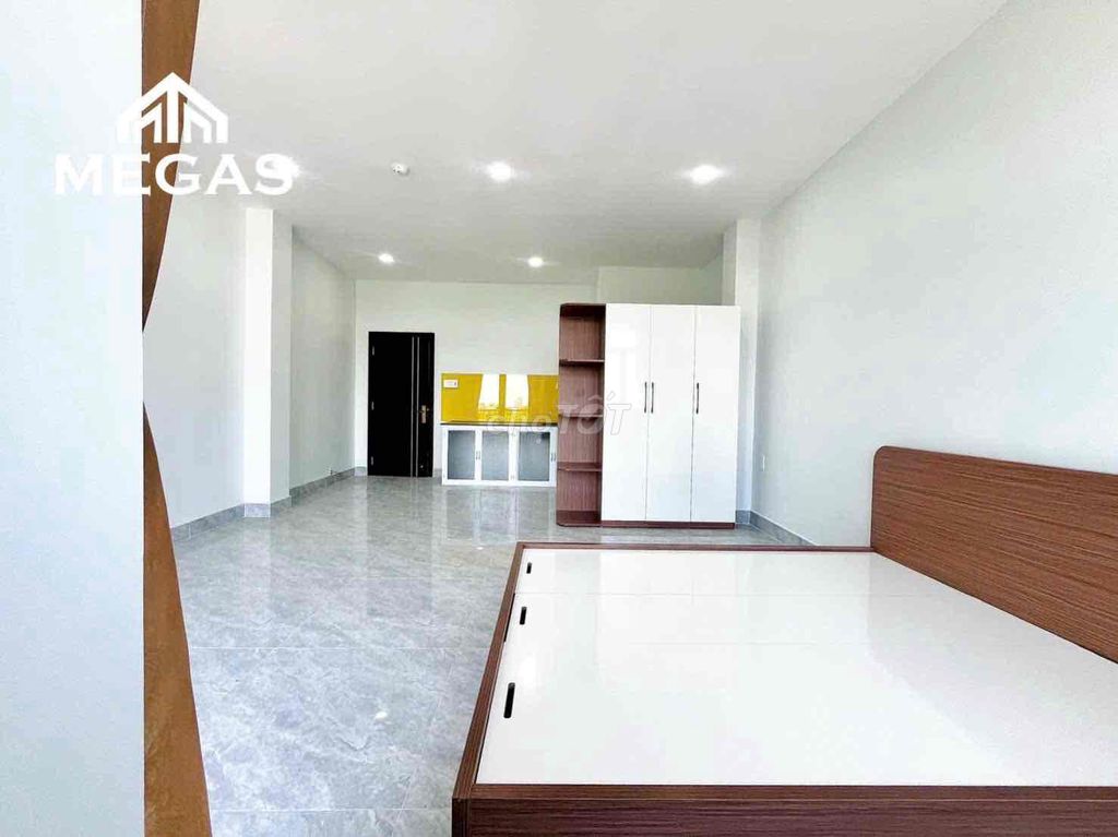 Фото 3: Квартира с балконом, полностью меблированная, 40 м², рядом с парком Ланг Хоа