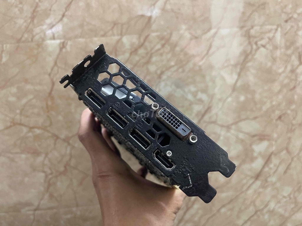 Фото 3: Видеокарта MSI RX 570 8GB чёрная