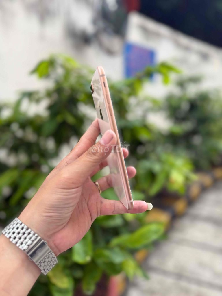 Фото 2: Apple iPhone 8 Plus 64GB Золотой, б/у