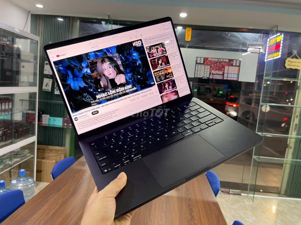 Фото 2: Apple MacBook Pro 14 M5 16GB/512GB Серый