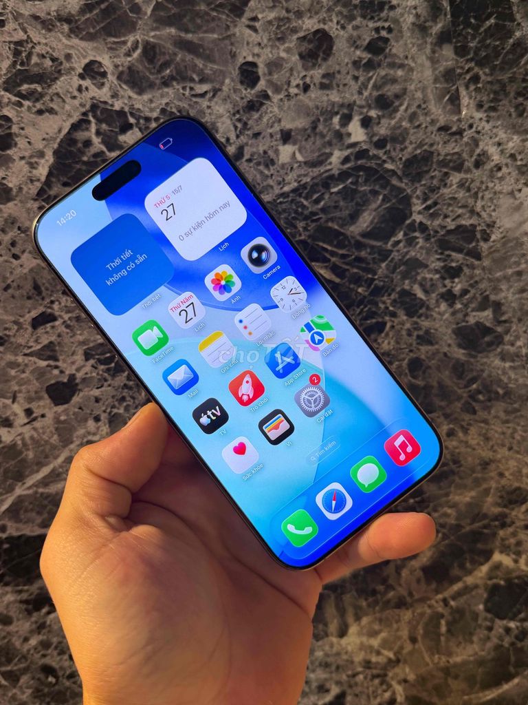 Фото 3: iPhone 16 Pro Max 256GB золотой