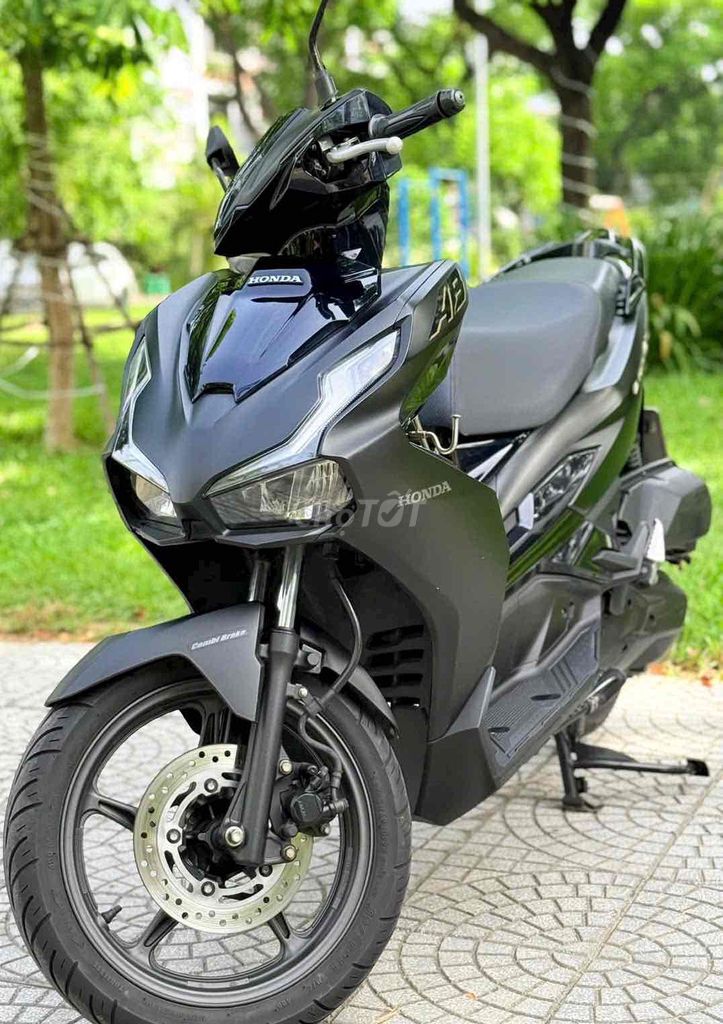 Фото 2: Honda Air Blade 2024 Черный 10 тыс. км