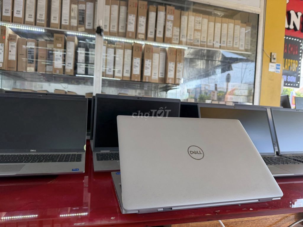 Фото 3: Dell Precision 3560 i7 1185G7 15.6 inch 8GB/256GB
