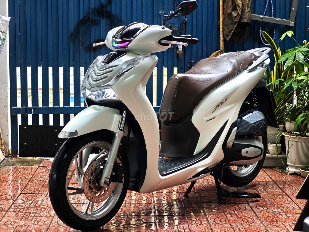 Фото 3: Honda SH 125i 2023 Белый ABS