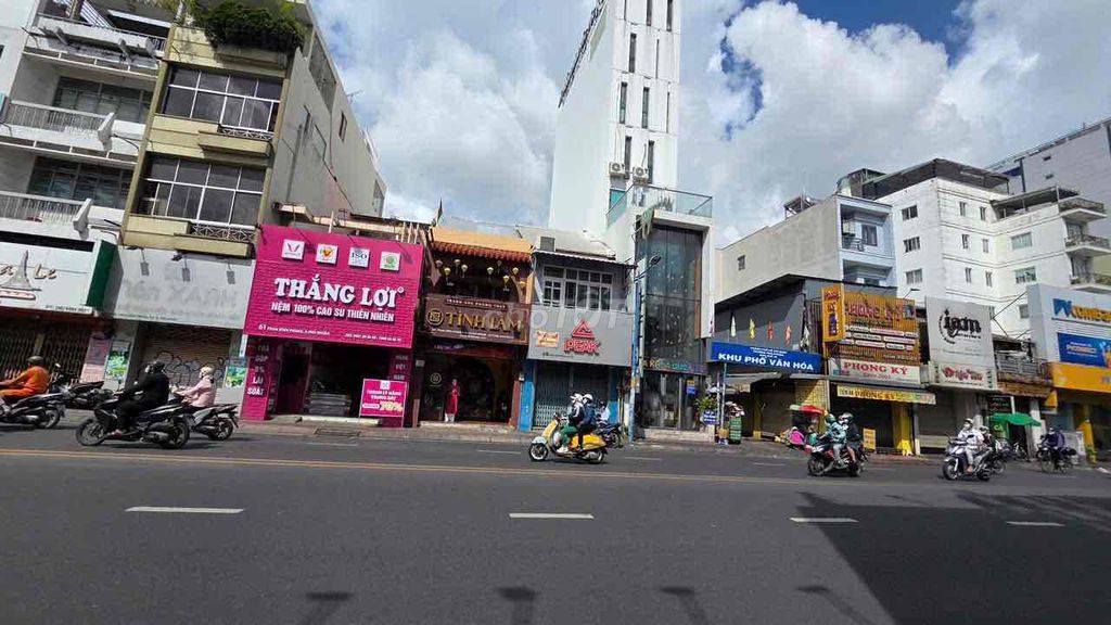 Аренда фасада, весь дом 80м2, Phan Dinh Phung, цена 3x