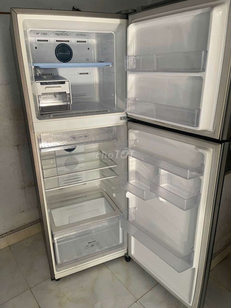 Холодильник Samsung RT20K5532GS/SV серебристый 208 л Таиланд