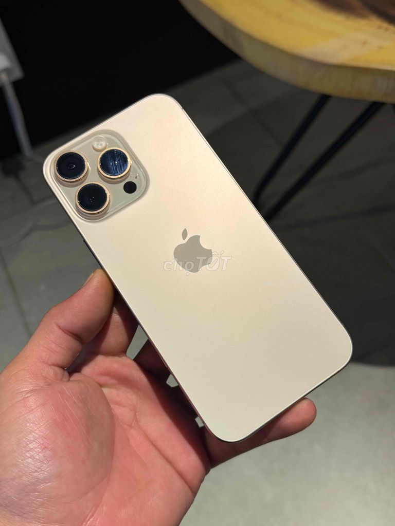 iPhone 16 Pro Max 256GB золотой 99%
