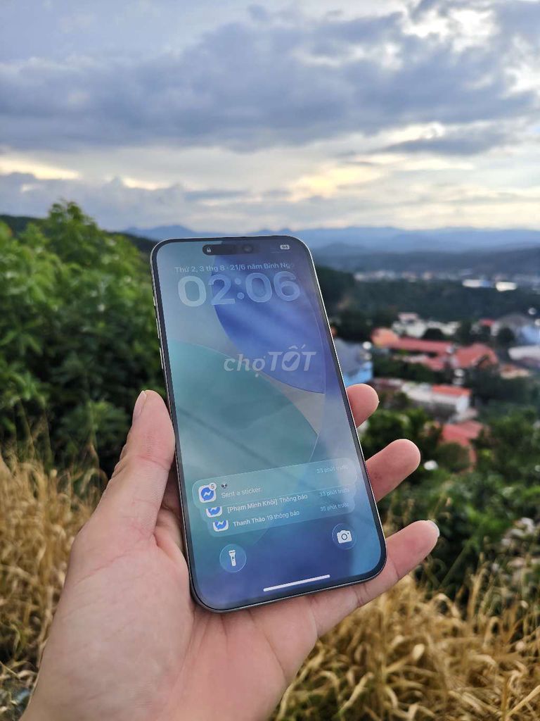 Apple iPhone 15 Pro Max серый OLED