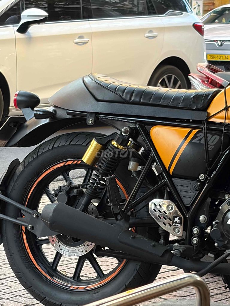 Фото 3: GPX Legend 200 Classic/Cafe Racer желтый, черный