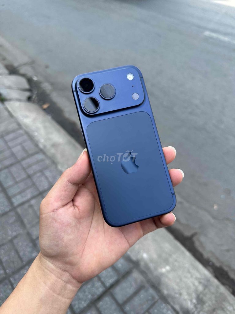 Apple iPhone 17 Pro 512GB Синий Б/у