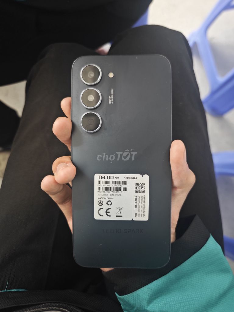 Фото 2: Tecno Spark 40 Pro 128GB черный 8GB, еще на гарантии