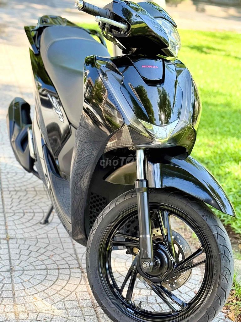 Фото 3: Honda SH 150 2017 черный Вьетнам