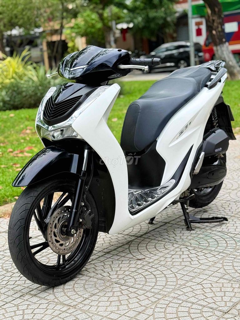 Фото 3: Honda SH 150 ABS 2021 Белый