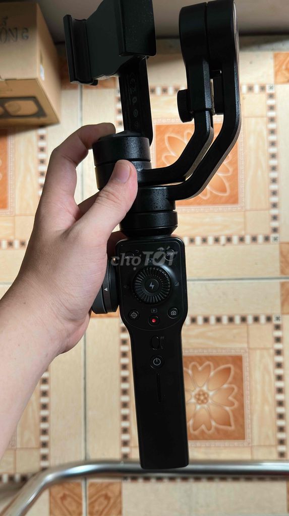Фото 3: Стабилизатор Zhiyun Smooth 4 черный