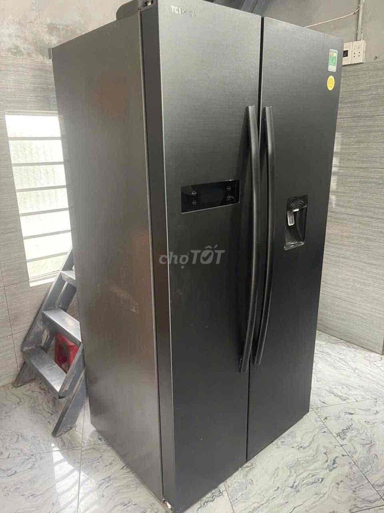 Фото 3: Холодильник Toshiba side by side 591 литров Черный двухдверный