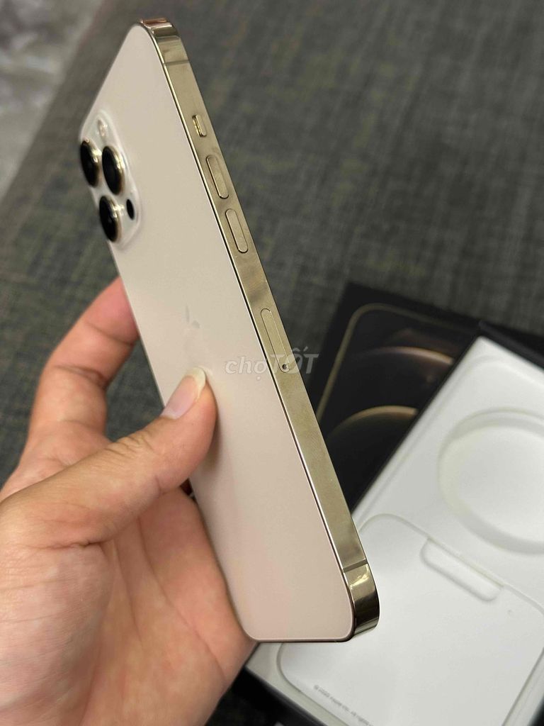 Фото 2: Apple iPhone 12 Pro Max 256GB Золотой