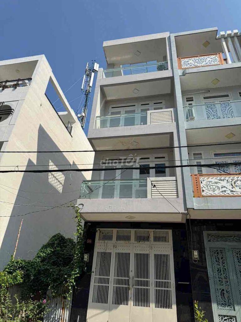 Дом в аренду на улице 64, Бинь Фу 2, 4 x 18 (4 этажа, цена 18 миллионов в месяц)