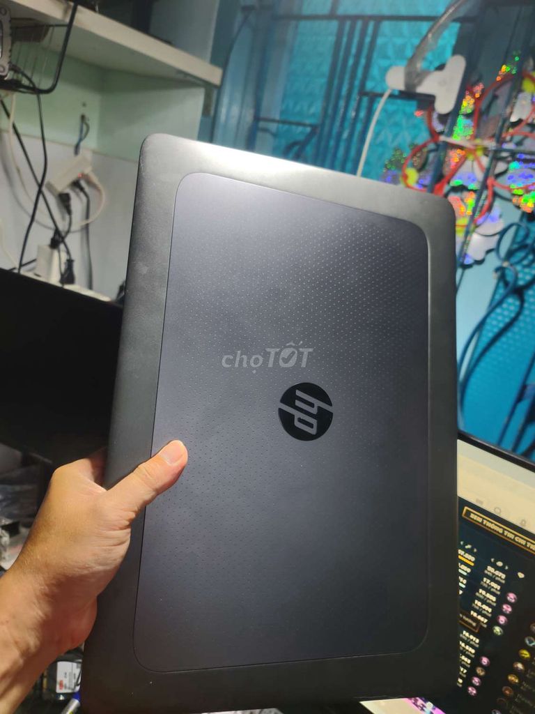 HP ZBook 15 G3 Xeon E3-1505M 8GB/256GB серый