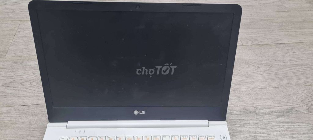 LG Ultra PC Celeron N3150 14 дюймов 4 ГБ/118 ГБ Белый