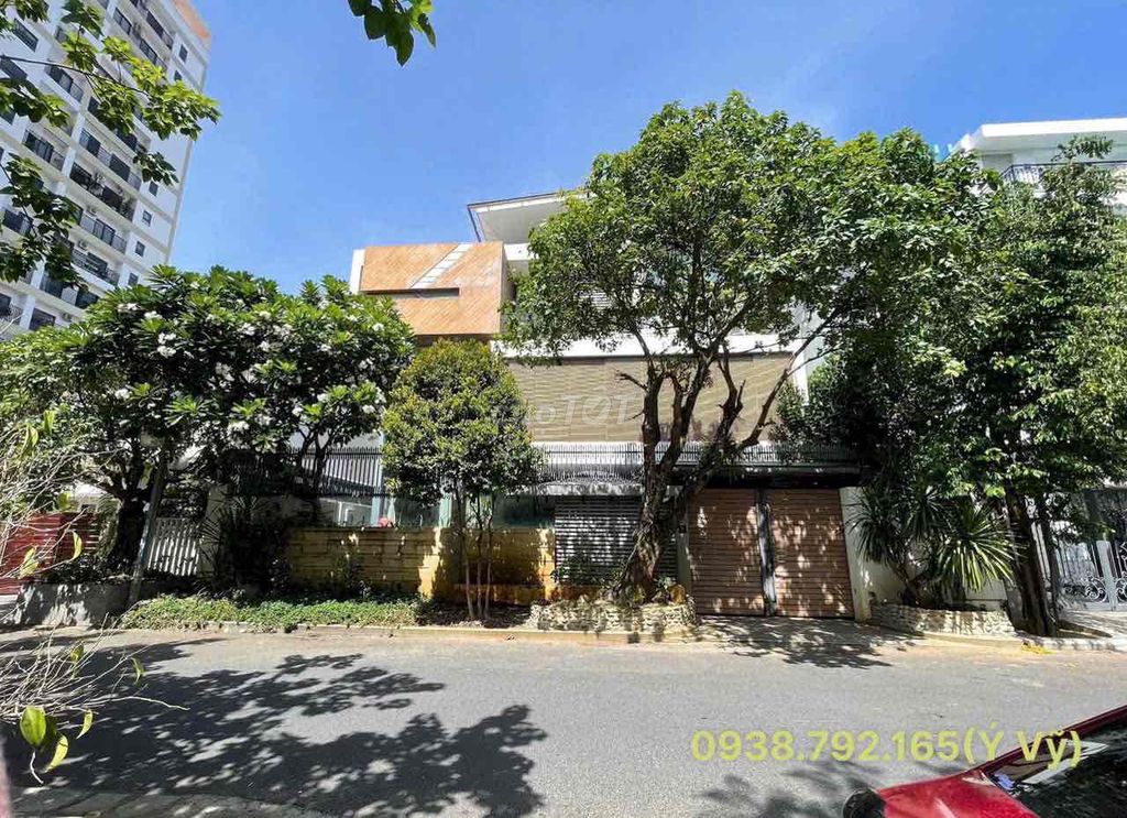 Элитная вилла в городской зоне Винь Дьем Чунг