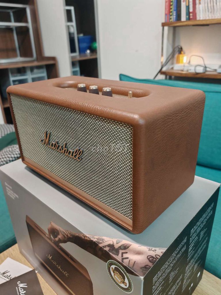 Фото 2: Колонка Marshall Stanmore 2 коричневая, полный комплект
