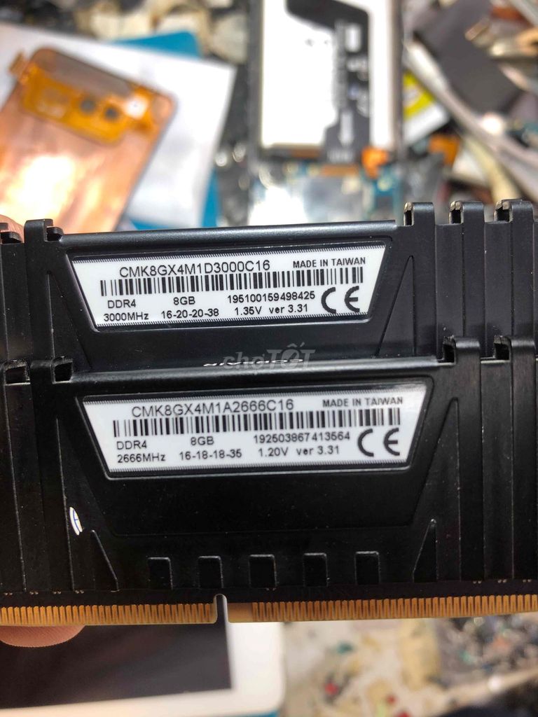 Фото 2: Пара планок ОЗУ DDR4 8GB Crucial