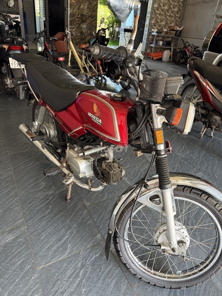 Фото 3: Honda Win 100 красный Индонезия