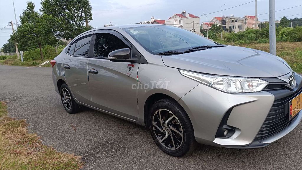 Фото 3: Toyota Vios E 2022 механика, серебристый
