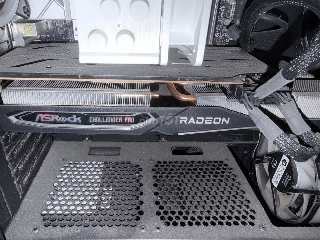 Фото 2: Видеокарта ASRock RX 6700 XT 12GB
