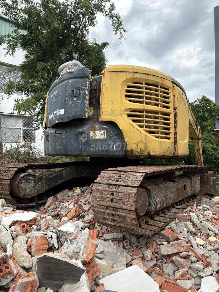 Продам экскаватор Komatsu, дом на ходу.