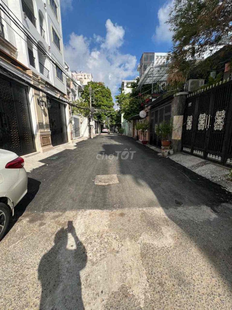 Фото 2: Дт 4м x 21м, 6 этажей, 7 спален, дорога для автомобилей 🚘, 8м Ле Куанг Динь, район 7