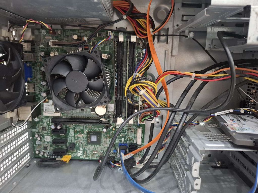 Фото 2: Dell Vostro 470 i7-3770 19 дюймов 8GB/120GB Как новый