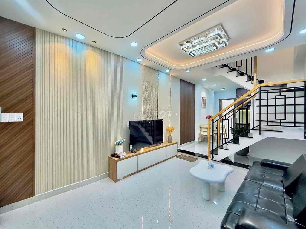 Чуть больше 5 млрд - 40M² - Красная книга формата A4 - 2 этажа - 3 спальни - Фан Сить Лонг, Фу Нюан - полностью меблиров