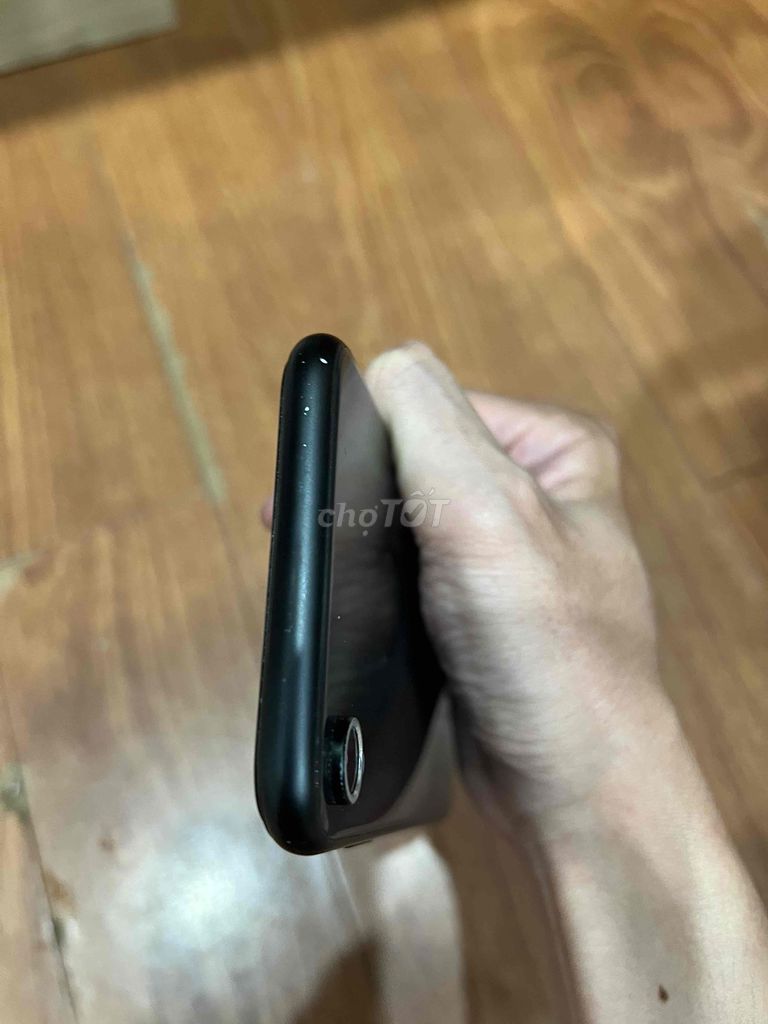 Фото 2: Apple iPhone XR черный 64gb Lock