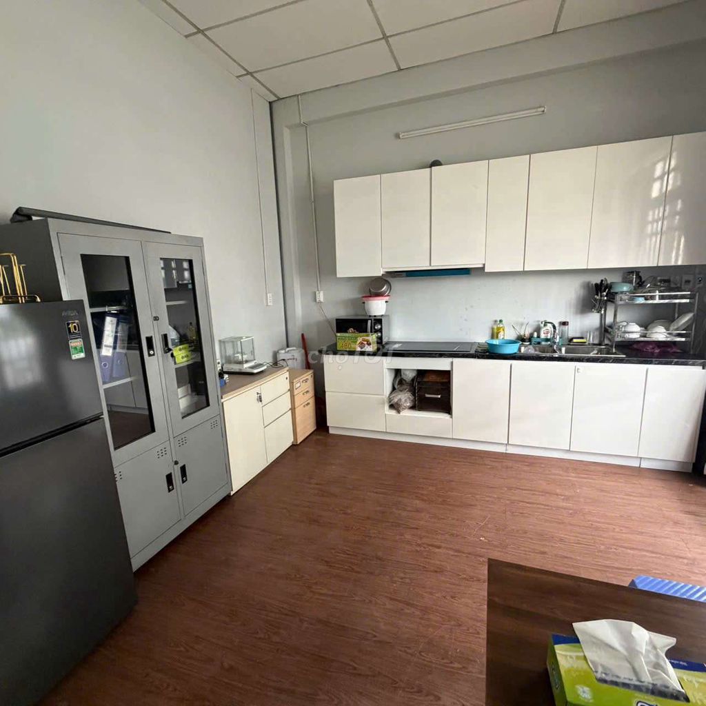 Фото 2: Новый склад 900 м², Ан Фу Донг, район 12