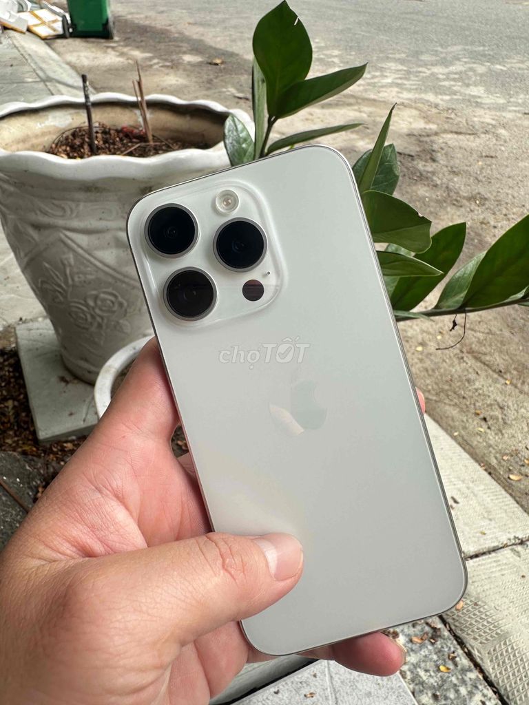 iPhone 15 Pro 128GB белый, полностью оригинальный