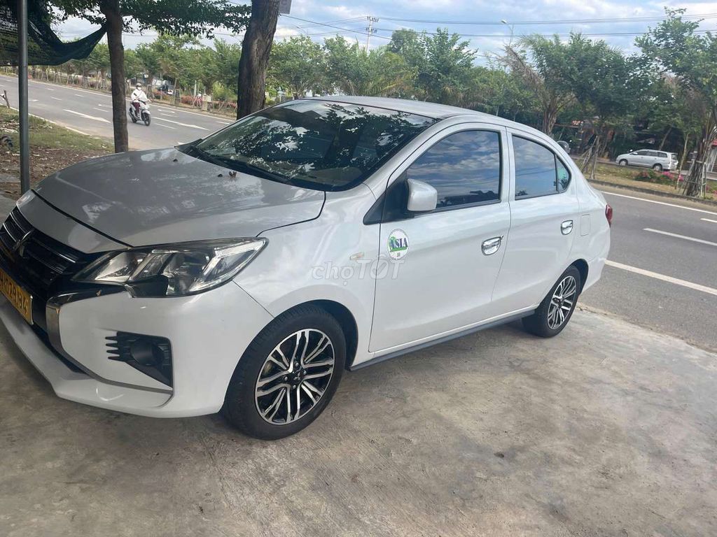 Фото 2: Mitsubishi Attrage 2022, механика, белый, 120 000 км