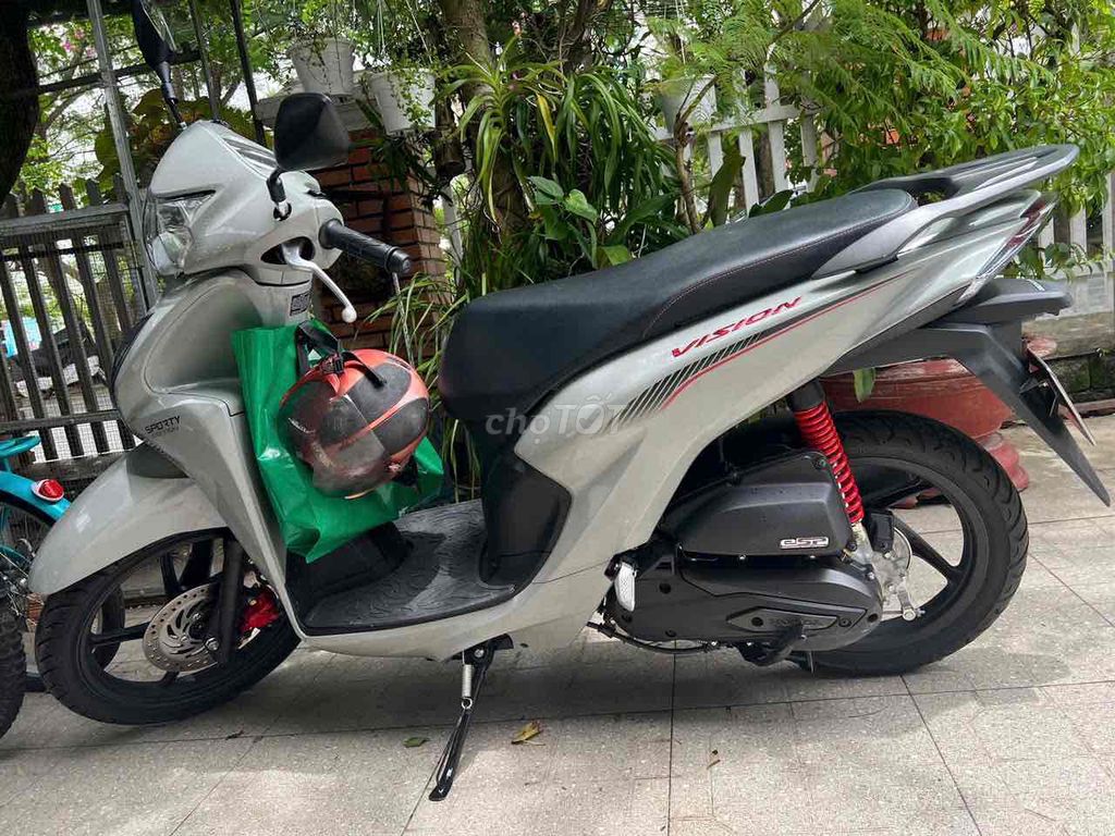 Honda Vision спортивная версия, госномер 49, включая оформление у нотариуса